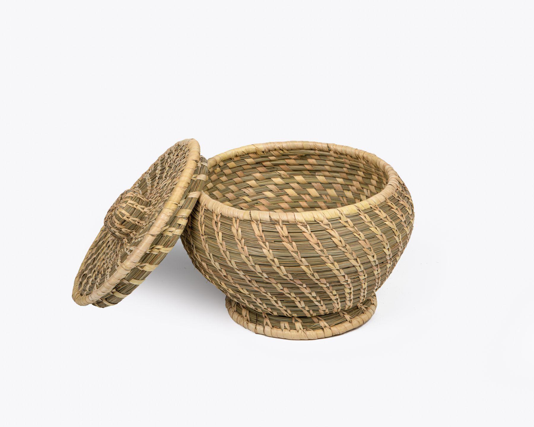 Handmade Braided Sabaii Grass Hot Case Casserole With Date Palm Leaf Binding 8 x 9 Inches 