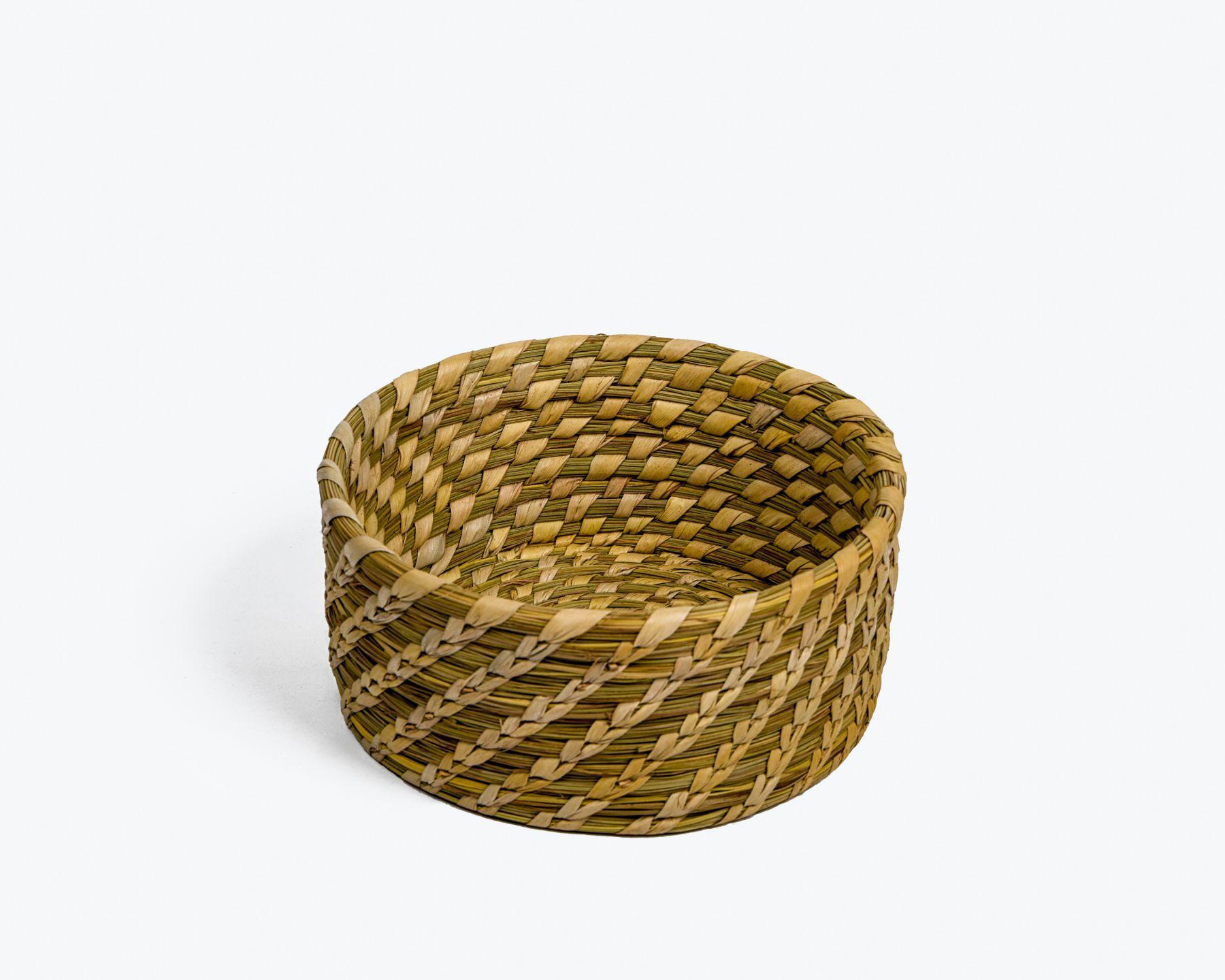 Handmade Braided Sabaii Grass Round Multi- Utility natural basket (Set of 3) Diameter 12, 10, 8 inches, Height 3 inches.