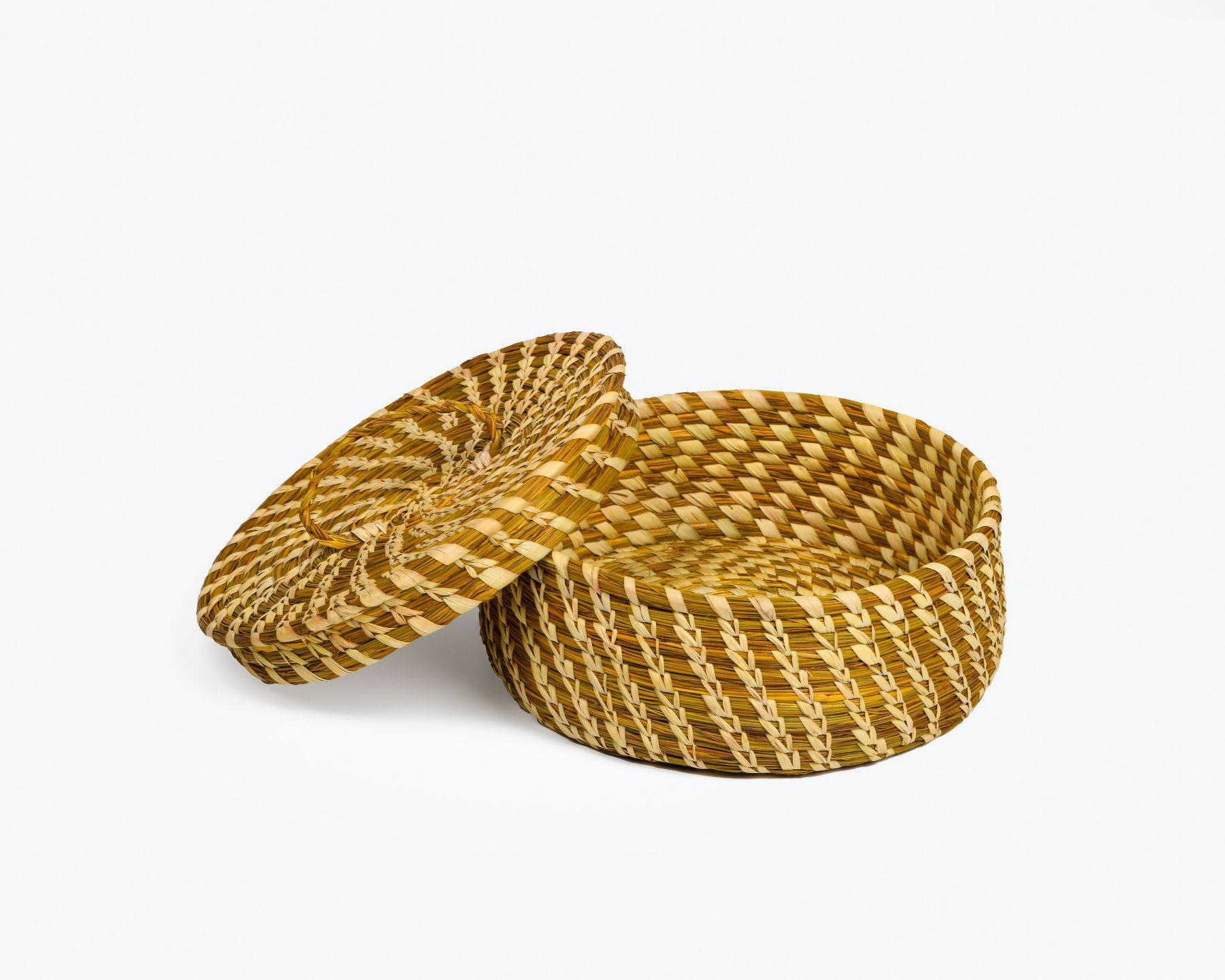  Handmade Braided SABAII GRASS CASSEROLE WITH LID