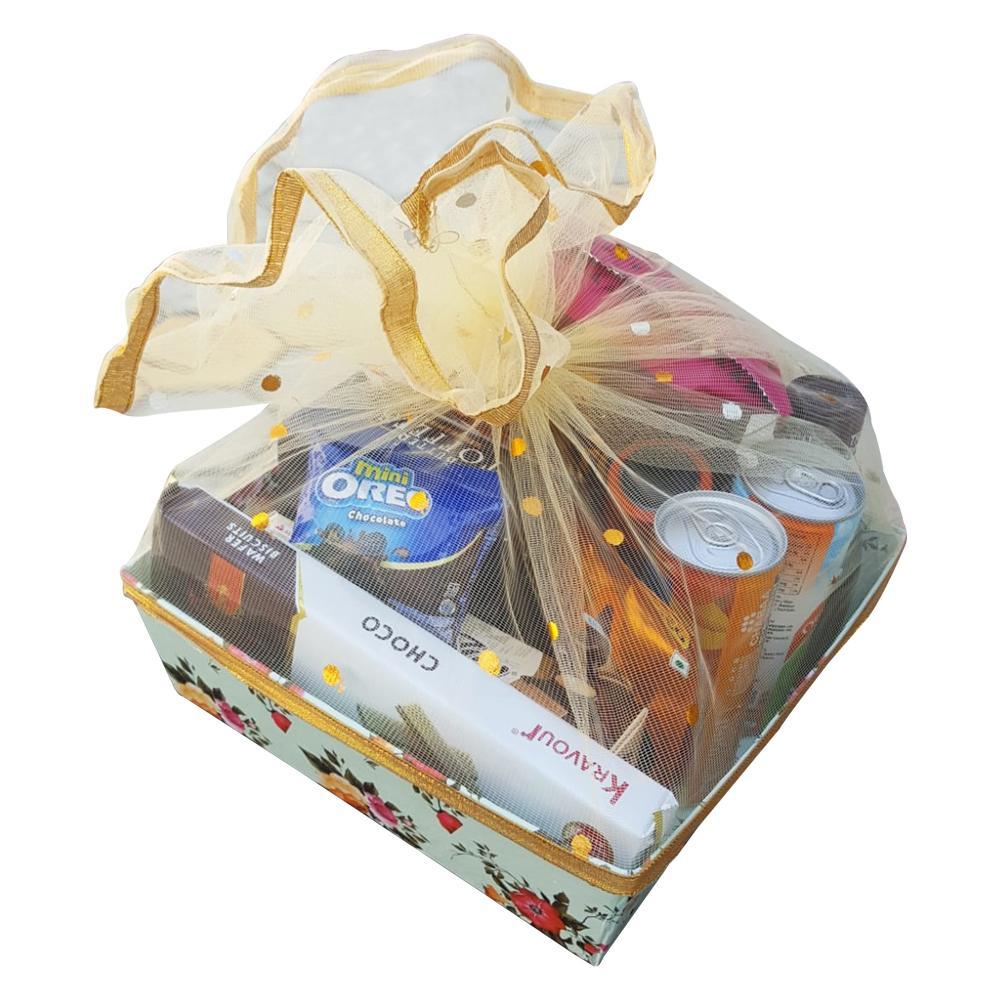 Festive Gift Hamper- Jewel Farmer Chia seeds(250g)|Cornitos Nachos Crisps 150G|Fox's Crystal Clear Fruits 90gm|Hershey's Chocolate Syrup, 200g|Hershey's Kisses Milk Chocolate Almonds 33.6 g|Hershey's Kisses Milk Chocolate, 36g|Kravour Food