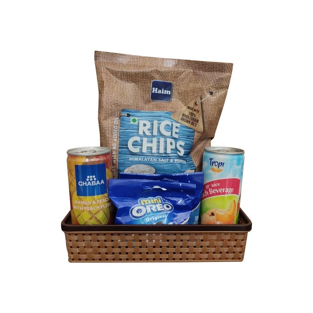 Festive Gift Hamper-Chabaa Can Juice Mango & Peach With Peach Flesh 230ml|Tropi Peach Juice Can|Haim Rice Chips|Oreo Mini Chocolate Creme Chocolate Sandwich Cookies Pouch 20.4g (Celebrations Basket)