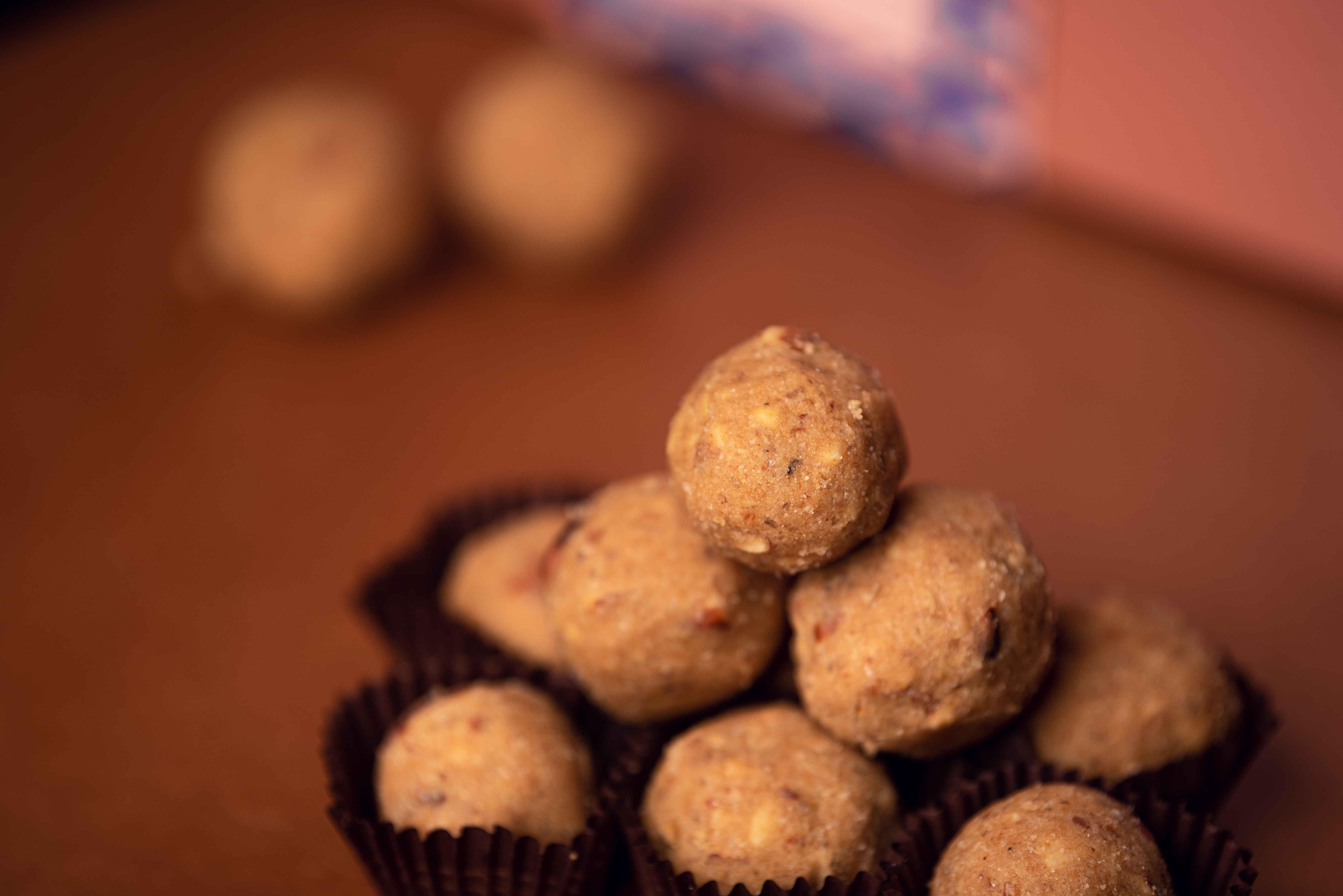 Chocovic Atta Pinni | Punjabi Sweet