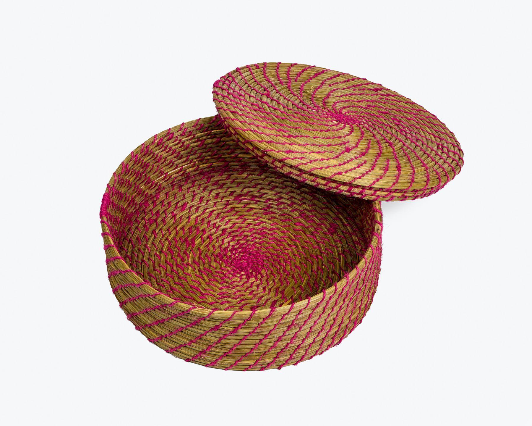 Handmade Braided Sabaii Grass Casserole with Palm leaf binding and thread work 8 x 3 inches with lid