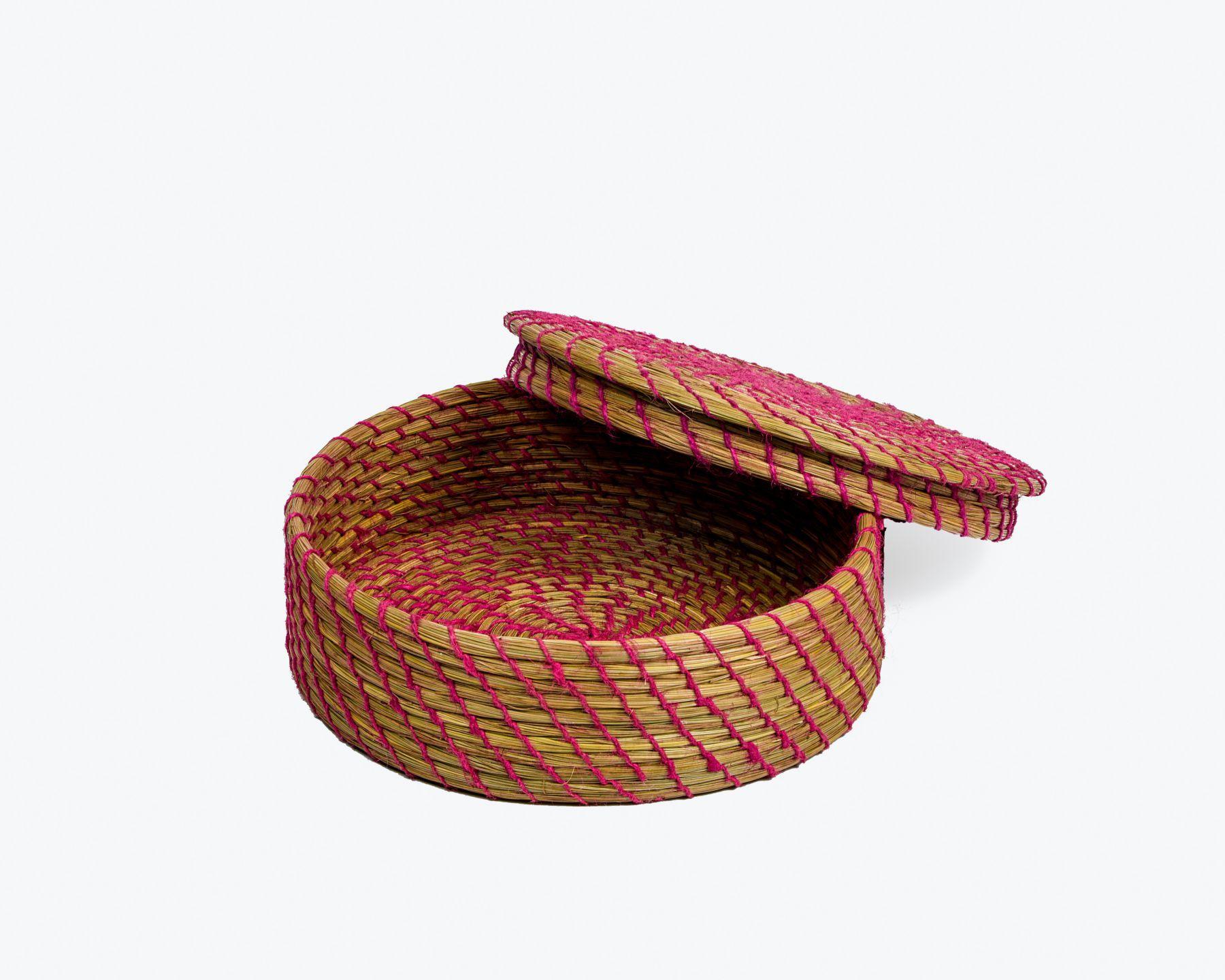 Handmade Braided Sabaii Grass Casserole with Palm leaf binding and thread work 8 x 3 inches with lid