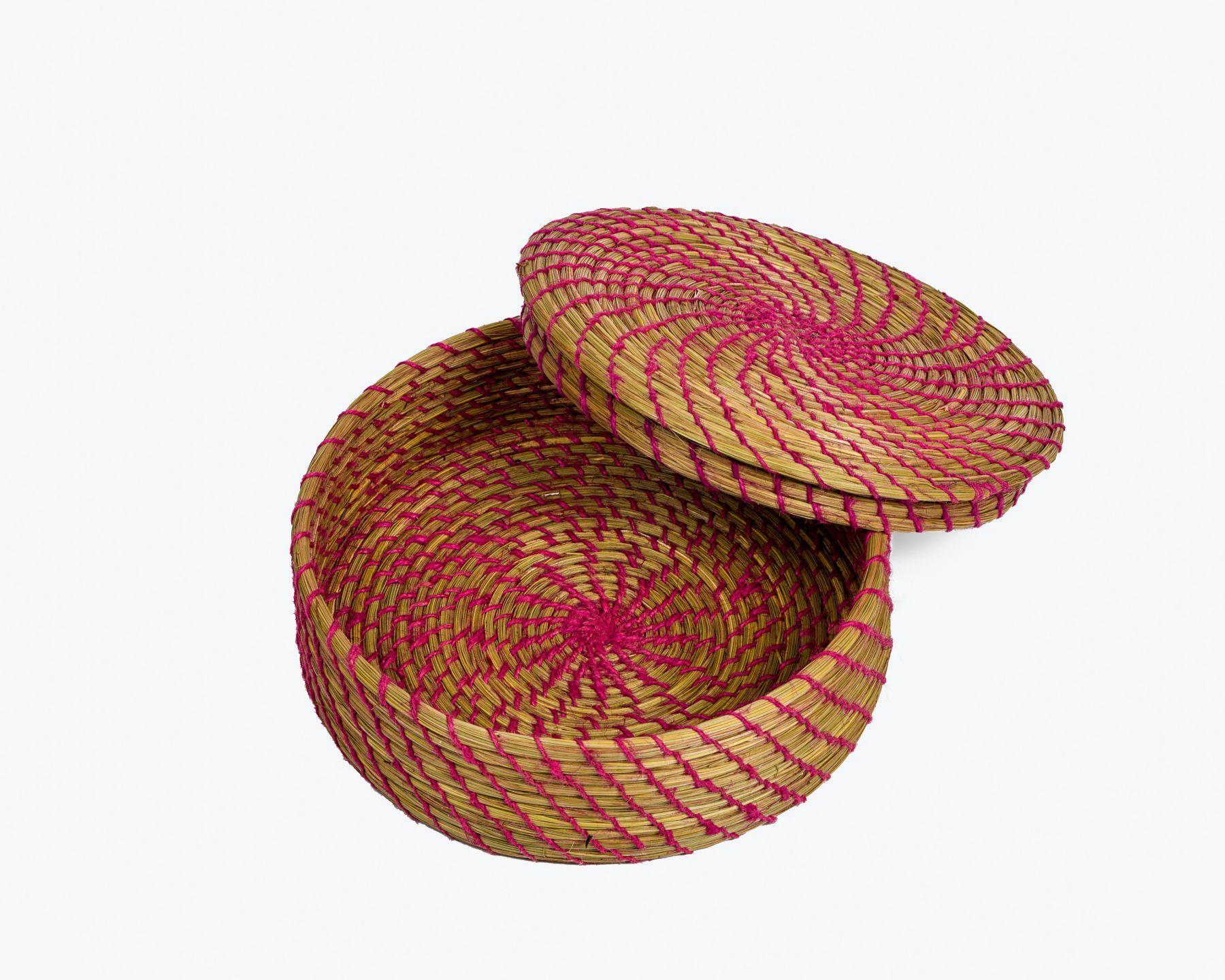 Handmade Braided Sabaii Grass Casserole with Palm leaf binding and thread work 8 x 3 inches with lid