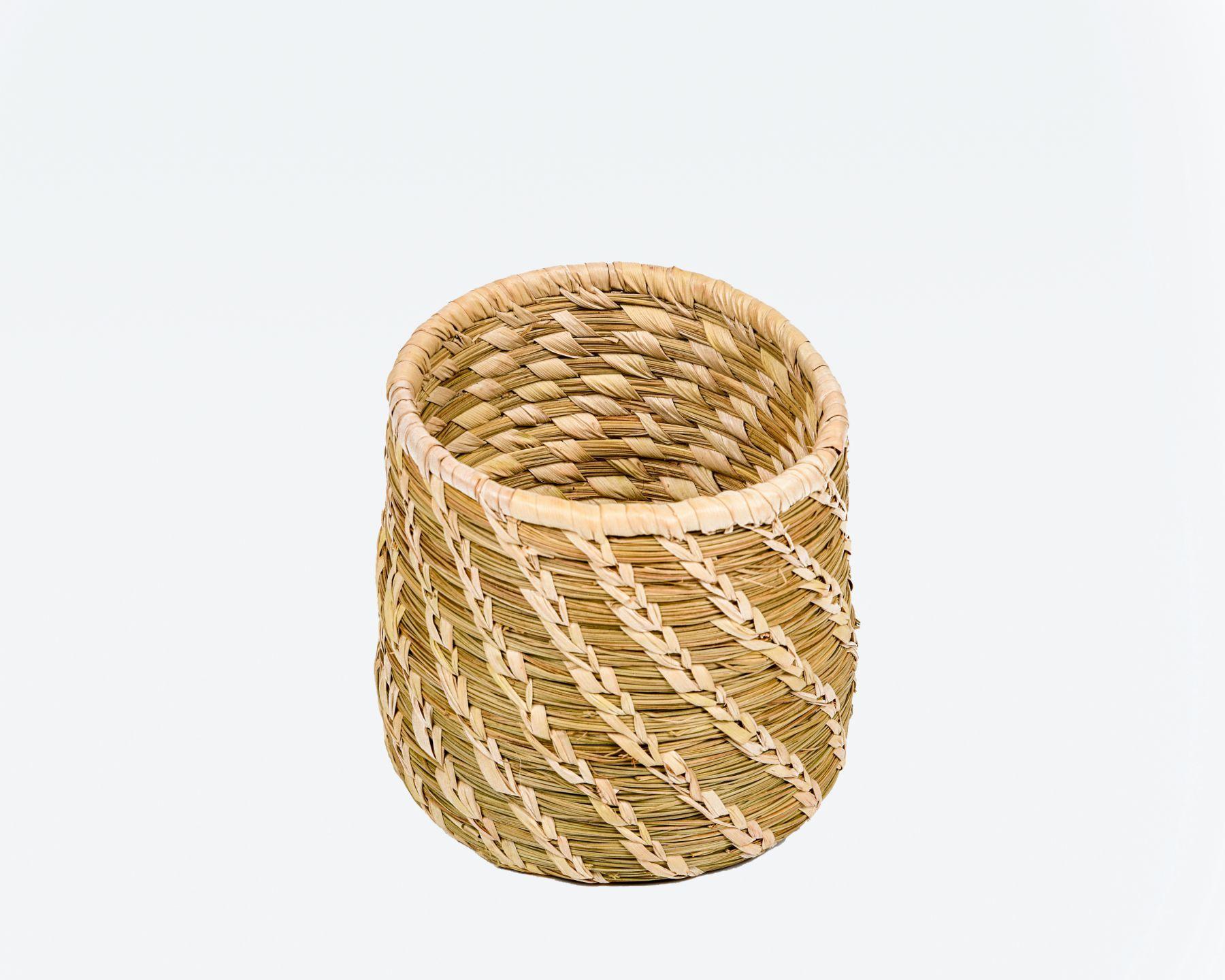 Handmade Braided  SABAII GRASS PEN STAND
