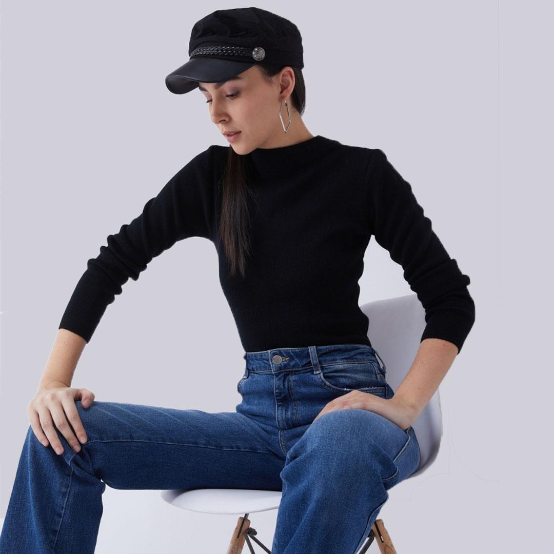 Black Solid Pullover