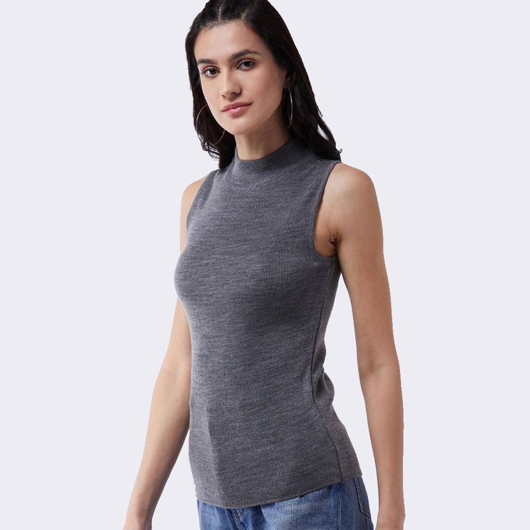 WOMEN SLEEVELESS SWEATER