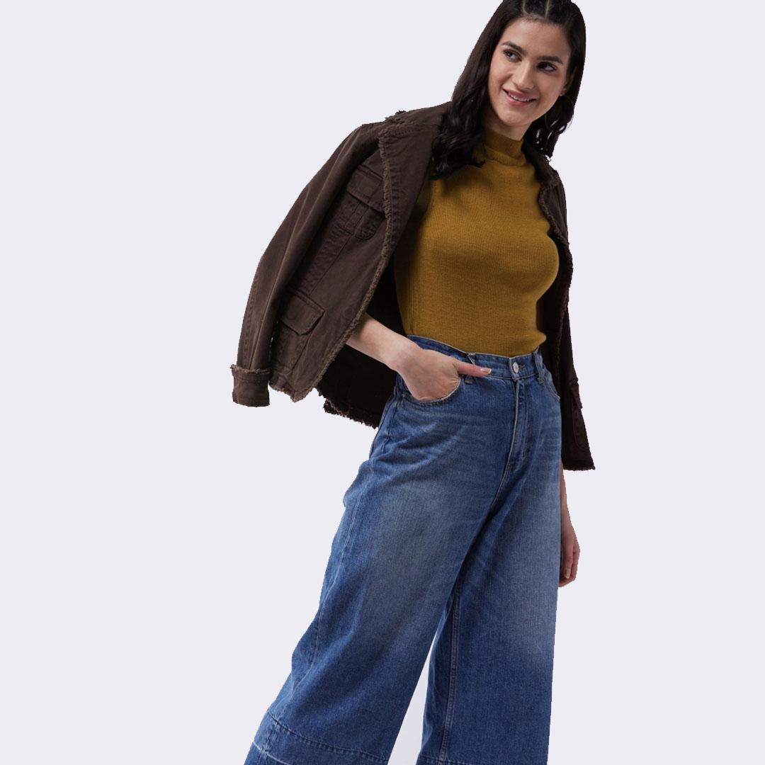 WOMEN SLEEVELESS SWEATER