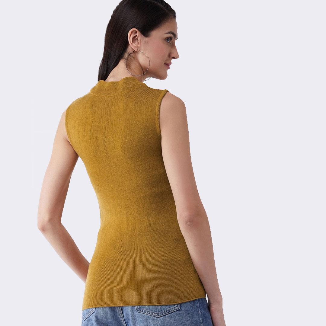 WOMEN SLEEVELESS SWEATER